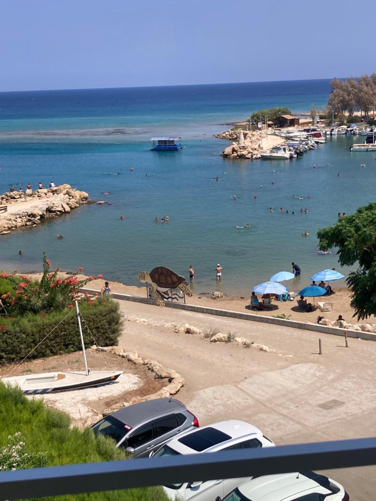פרוטאראס Trident Beach Apartment מראה חיצוני תמונה