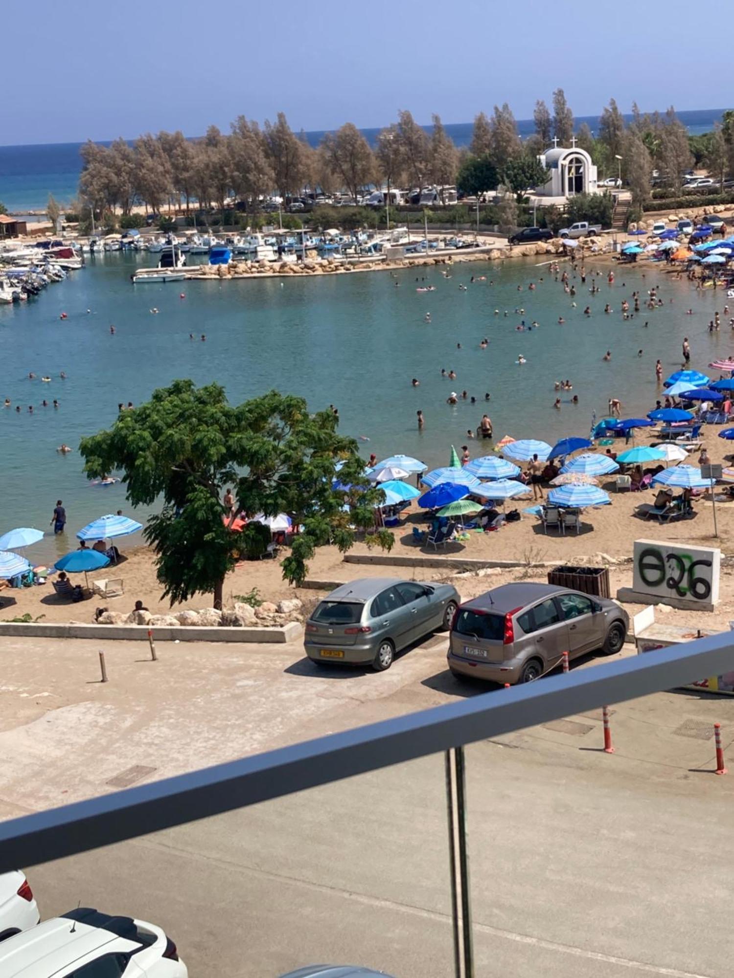 פרוטאראס Trident Beach Apartment מראה חיצוני תמונה