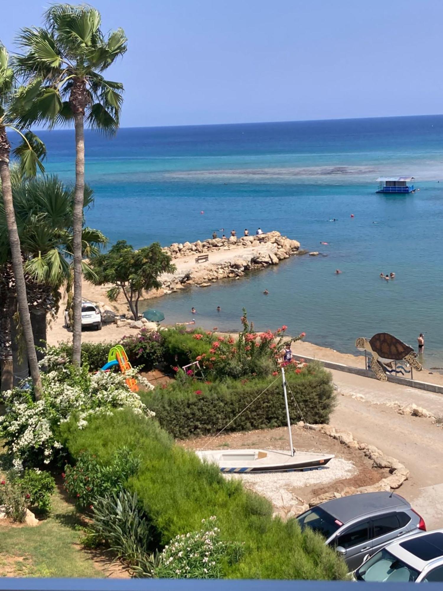 פרוטאראס Trident Beach Apartment מראה חיצוני תמונה