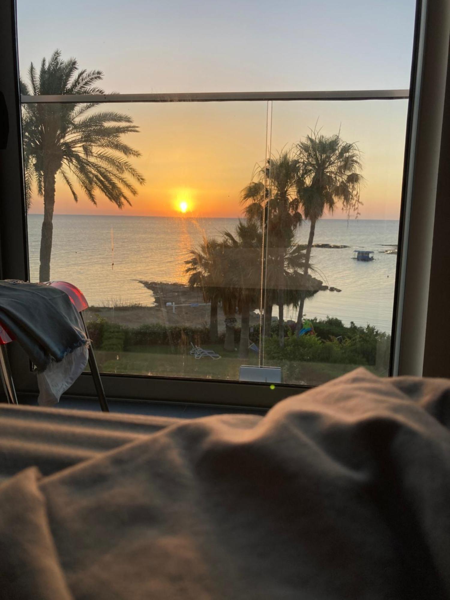 פרוטאראס Trident Beach Apartment מראה חיצוני תמונה