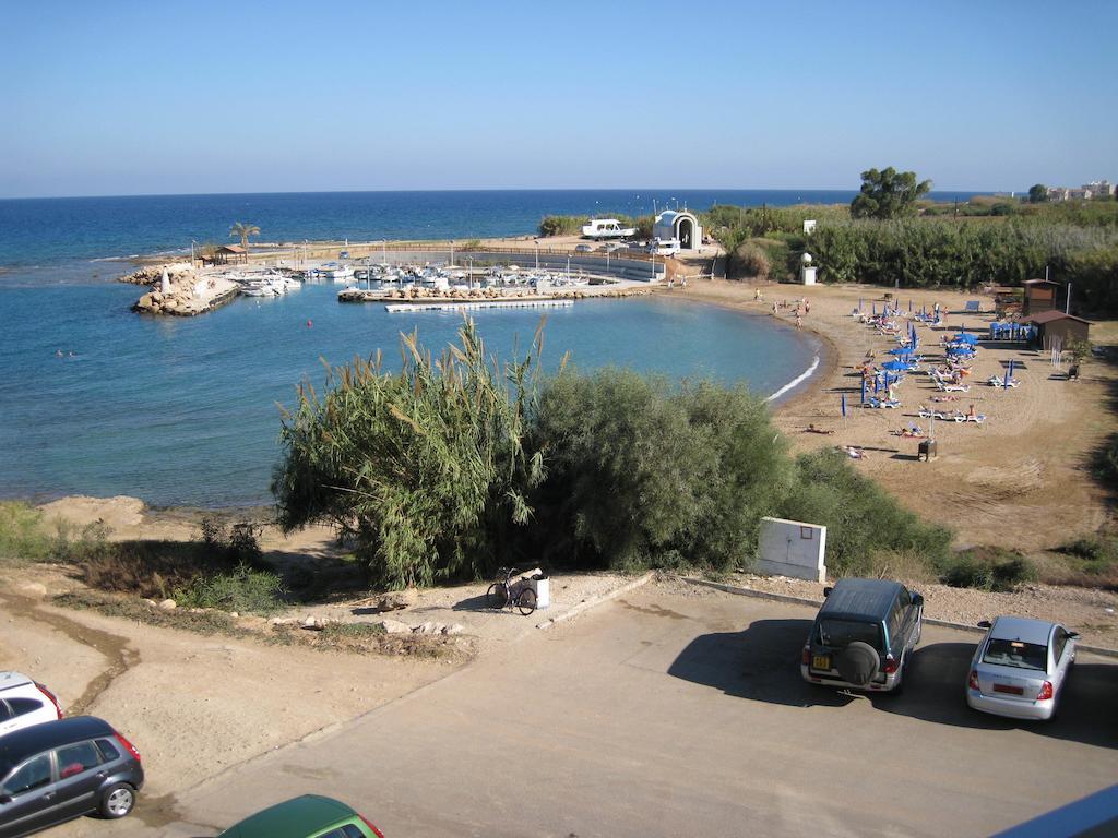 פרוטאראס Trident Beach Apartment מראה חיצוני תמונה