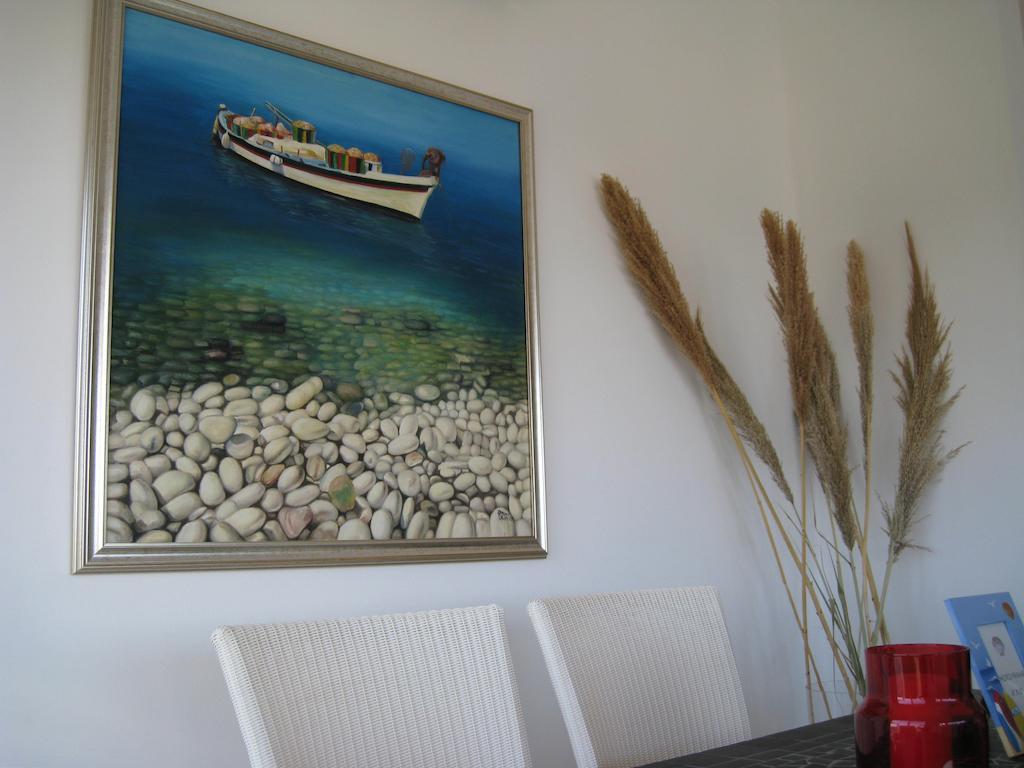 פרוטאראס Trident Beach Apartment מראה חיצוני תמונה