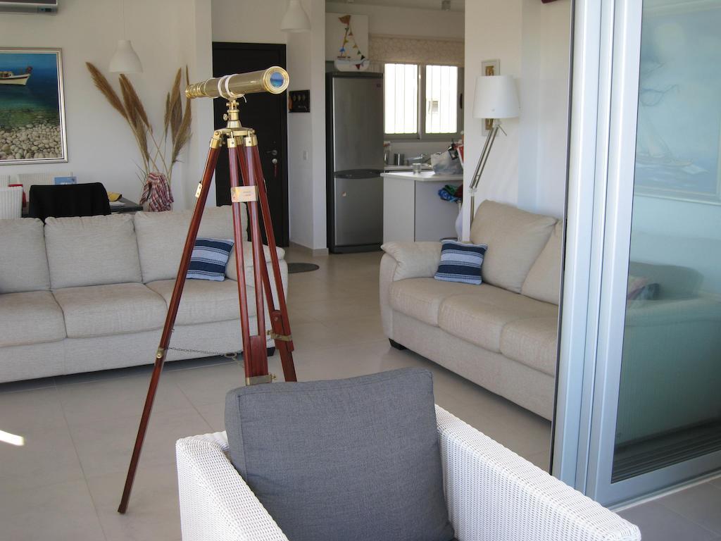 פרוטאראס Trident Beach Apartment מראה חיצוני תמונה